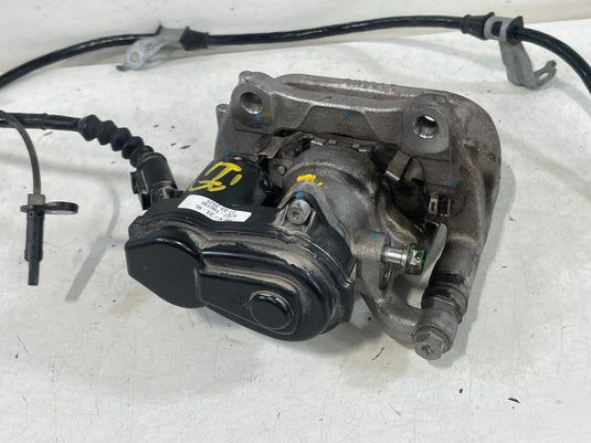 23-25 HONDA HR-V REAR LEFT DRIVER SIDE DISC BRAKE CALIPER W/ ABS SENSOR