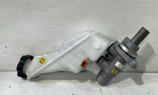 2020-2025 HYUNDAI PALISADE BRAKE MASTER CYLINDER RESERVOIR BOOSTER TANK