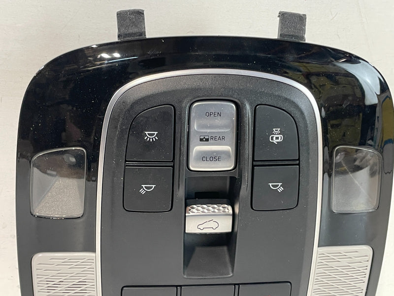 Load image into Gallery viewer, 2020 - 2022 HYUNDAI PALISADE FRONT OVERHEAD ROOF MAP DOME LIGHT LAMP # 102136
