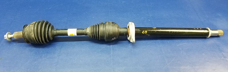 Load image into Gallery viewer, 2017 - 2019 INFINITI QX30 FWD FRONT RIGHT PASSENGER SIDE AXLE SHAFT # 74749

