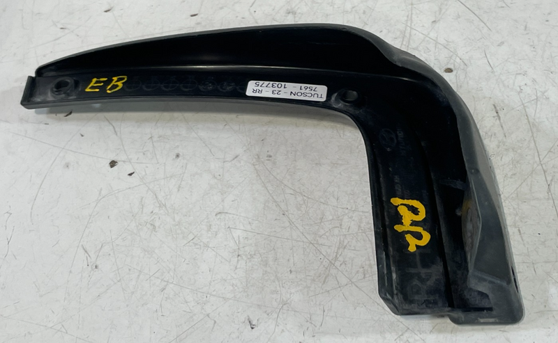 Load image into Gallery viewer, 2022-2024 HYUNDAI TUCSON REAR RIGHT SIDE MUD GUARD FLAP SPLASH SHIELD # 103775
