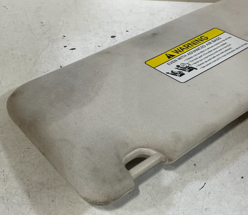 Load image into Gallery viewer, 2020 - 2022 HYUNDAI PALISADE FRONT RIGHT SIDE SUNVISOR SUN VISOR BEIGE # 100205
