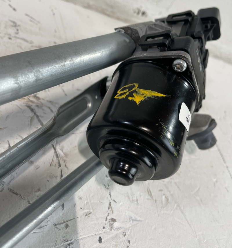 Load image into Gallery viewer, 19-25 GENESIS G70 FRONT WINDSHIELD WIPER TRANSMISSION LINKAGE W/ MOTOR # 104355
