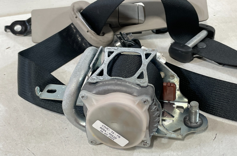 Load image into Gallery viewer, 2016 - 2021 HONDA CIVIC FRONT RIGHT PASSENGER SIDE SEAT BELT RETRACTOR # 99520
