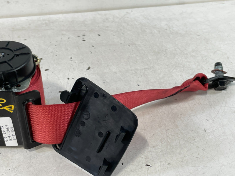 Load image into Gallery viewer, 22-23 GENESIS G70 REAR RIGHT PASSENGER SIDE SEAT BELT SEAT BELT RETRACTOR 100979
