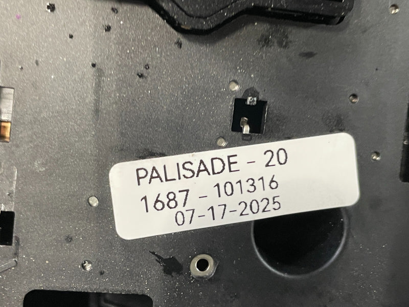 Load image into Gallery viewer, 20-22 HYUNDAI PALISADE SEL FRONT OVERHEAD ROOF MAP DOME LIGHT LAMP BEIGE #101316
