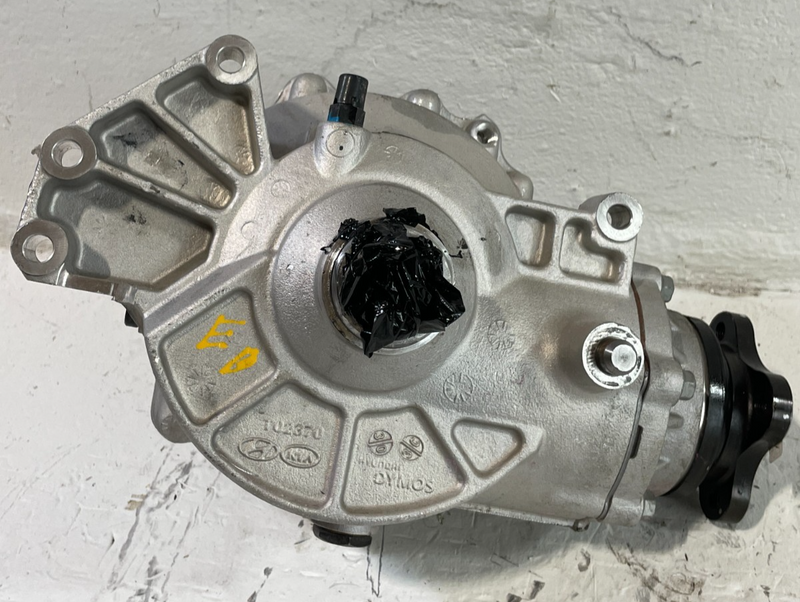 Load image into Gallery viewer, 2019-2023 GENESIS G70 RWD FRONT AXLE DIFFERENTIAL CARRIER 3K MILES 2.0L # 104347
