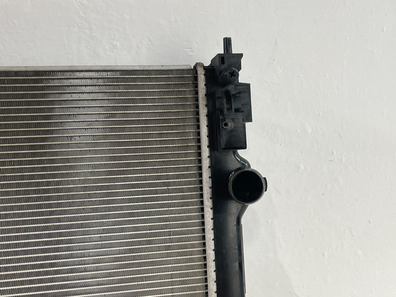 Load image into Gallery viewer, 2017 - 2022 NISSAN ROGUE SPORT RADIATOR ASSEMBLY AUTO TRANSMISSION 2.0L # 91642
