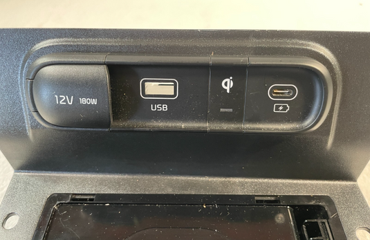 2023- 2025 KIA SPORTAGE WIRELESS CHARGING PAD ASSEMBLY 95560-P1000 2.5L