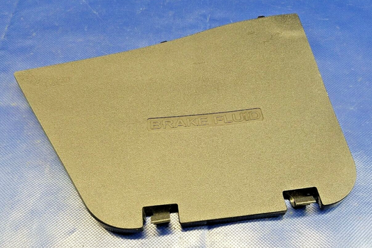 2014-2024 INFINITI Q50, 17-22 Q60 LEFT DRIVER SIDE BRAKE FLUID COVER LID