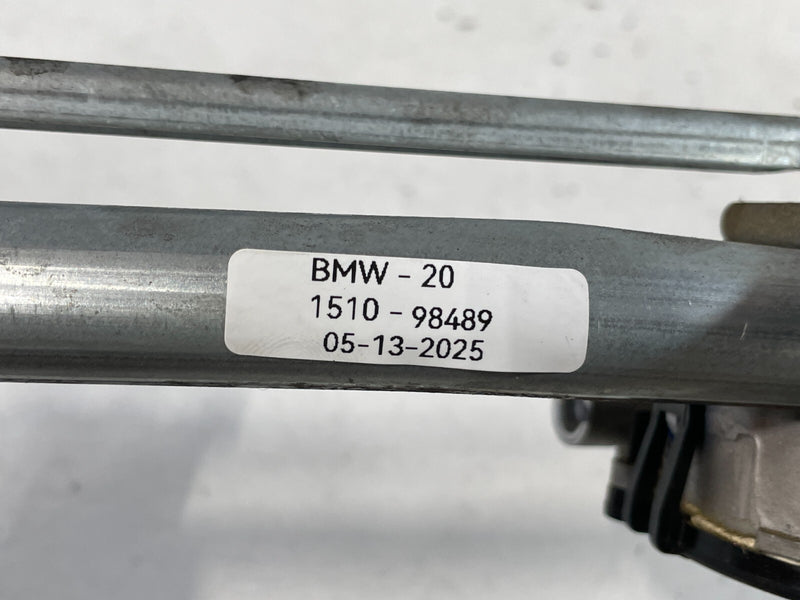 Load image into Gallery viewer, 19-24 BMW 330i 330e FRONT WINDSHIELD WIPER TRANSMISSION LINKAGE W/ MOTOR # 98489
