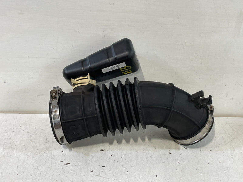 Load image into Gallery viewer, 22-25 HONDA CIVIC SPORT ENGINE AIR CLEANER INTAKE DUCT TUBE HOSE PIPE 2.0L 98559
