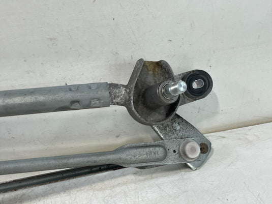 19-24 GENESIS G70 FRONT WINDSHIELD WIPER TRANSMISSION LINKAGE W/ MOTOR