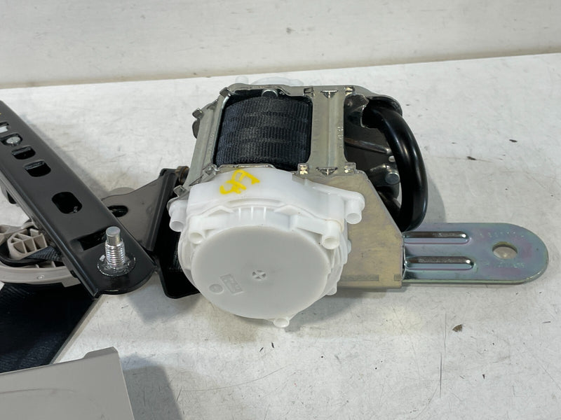 Load image into Gallery viewer, 2022-2025 HONDA CIVIC FRONT RIGHT SIDE SEAT BELT RETRACTOR W/ TENSIONER # 96127
