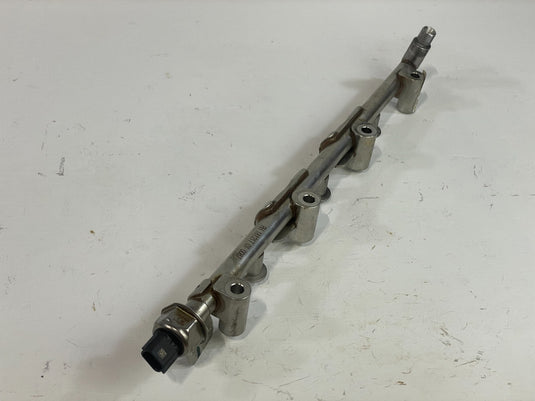 16-20 INFINITI Q50 17-20 Q60 3.0L FRONT RIGHT ENGINE FUEL INJECTOR RAIL