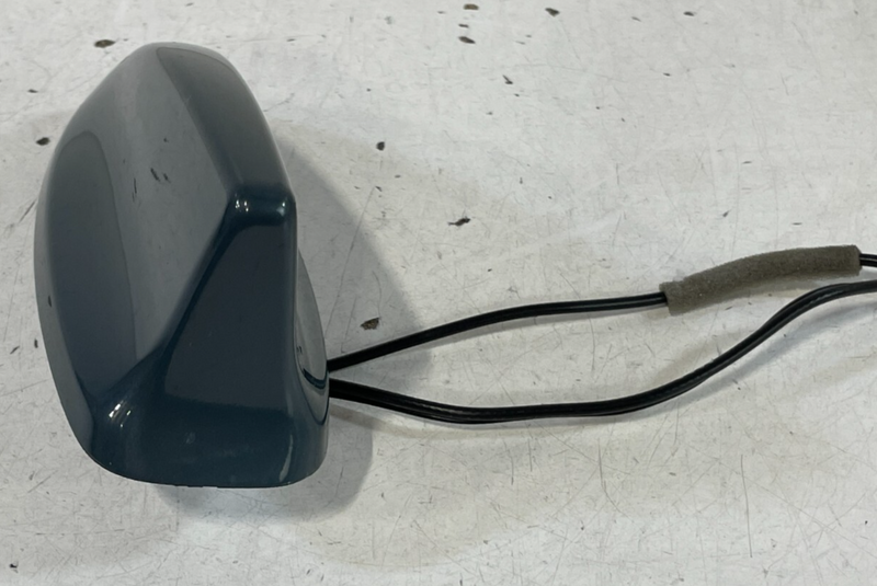 Load image into Gallery viewer, 23-25 HR-V TOP ROOF SATELLITE SHARK FIN RADIO ANTENNA TURQUOISE (G553P) # 98957
