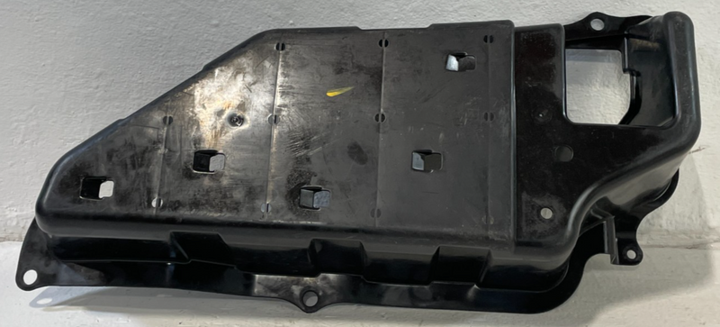 Load image into Gallery viewer, 23-25 HONDA HR-V FWD REAR RIGHT SIDE MID FLOOR LOWER UNDER COVER SHIELD # 100788

