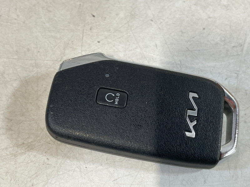 Load image into Gallery viewer, KIA STINGER GT-LINE ENGINE &amp; TRANS CONTROL MODULE &amp; AUDIO AMP W/ KEY FOB #99622
