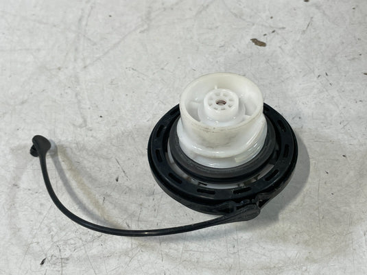 KIA SPECTRA SORENTO SPORTAGE SOUL STINGER REAR FUEL GAS TANK FILLER CAP