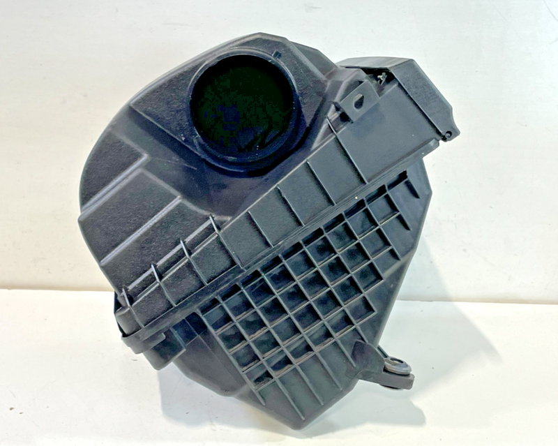 Load image into Gallery viewer, 2020-2025 HYUNDAI PALISADE ENGINE AIR INTAKE CLEANER HOUSING BOX 3.8L # 102291
