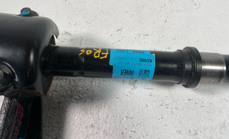 Load image into Gallery viewer, 24-25 HYUNDAI TUCSON SANTA CRUZ AWD FRONT RIGHT INTERMEDIATE AXLE SHAFT # 105950
