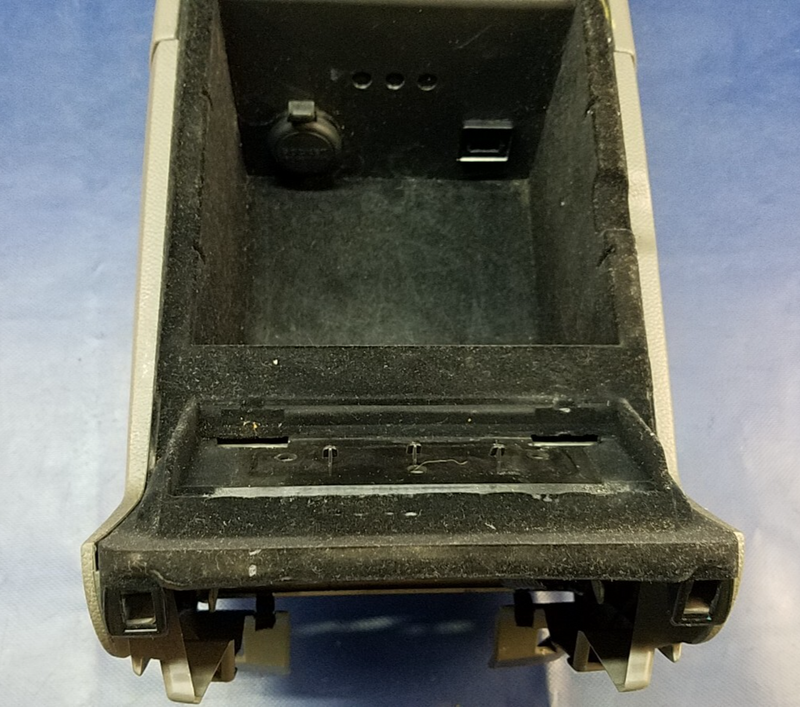 Load image into Gallery viewer, 12 - 15 INFINITI G37 Q60 Q40 CENTER CONSOLE STORAGE COMPARTMENT ASSEMBLY # 75131
