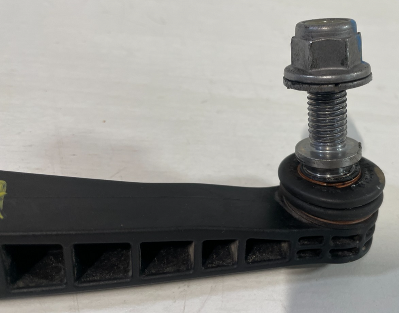 Load image into Gallery viewer, 20-26 CADILLAC CT5 FRONT RIGHT SIDE ANTI ROLL STABILIZER SWAY BAR LINK # 104936
