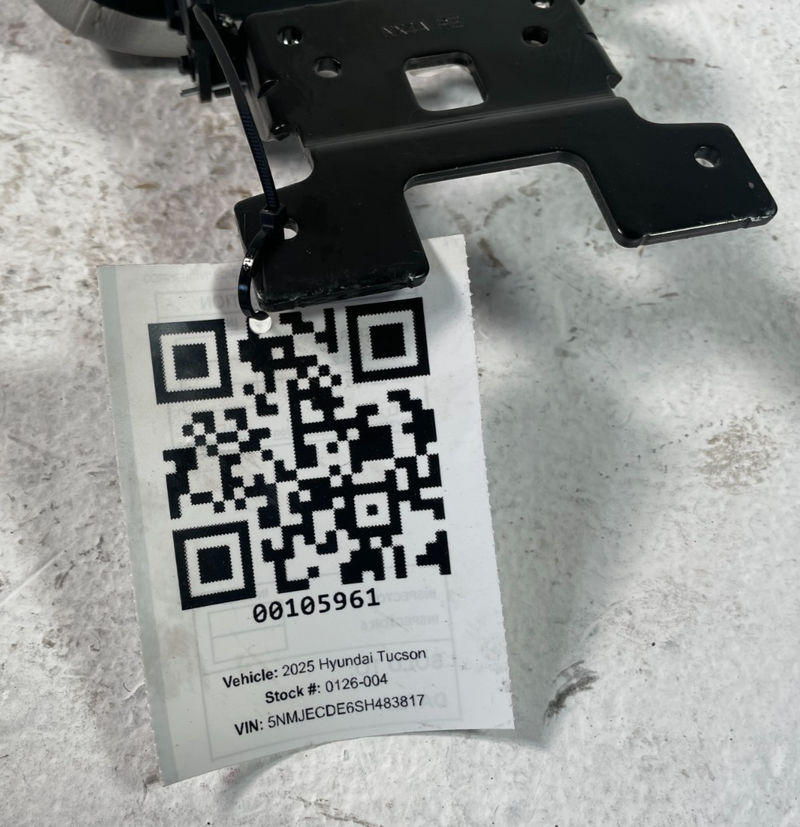 Load image into Gallery viewer, 2025 HYUNDAI TUCSON LIMITED CENTER CONSOLE ARM REST ARMREST LID COVER #105961
