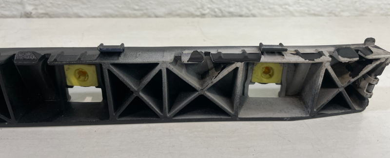 Load image into Gallery viewer, 2021-2023 HYUNDAI ELANTRA REAR RIGHT PASSENGER SIDE BUMPER COVER BRACKET #104626
