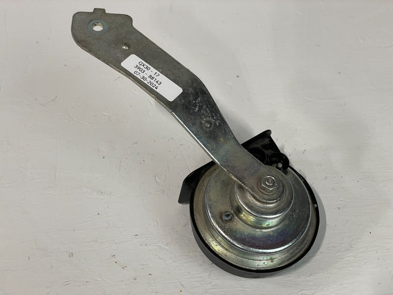 Load image into Gallery viewer, 2017-2019 INFINITI QX30 LOW PITCH TONE HORN SIGNAL ALARM W/ BRACKET OEM # 88143
