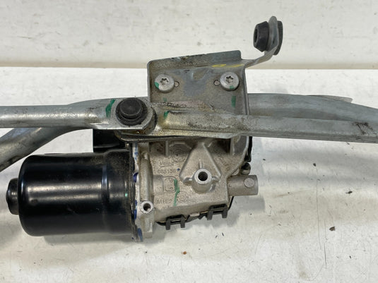 19-24 BMW 330i 330e FRONT WINDSHIELD WIPER TRANSMISSION LINKAGE W/ MOTOR