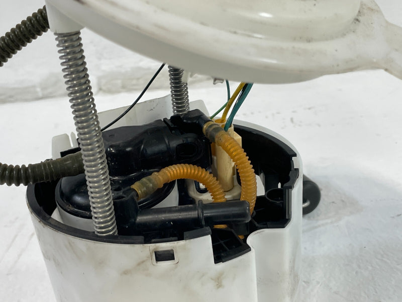Load image into Gallery viewer, 2022- 2023 KIA STINGER GT-LINE FUEL GAS PUMP ASSEMBLY 31110-J5050 2.5L # 99729
