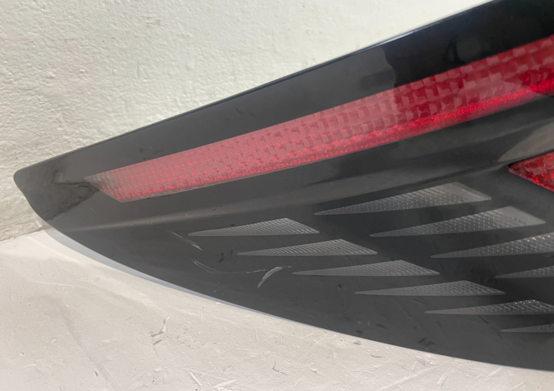 Load image into Gallery viewer, 22-25 HYUNDAI TUCSON REAR LEFT DRIVER SIDE OUTER TAILLIGHT LIGHT LAMP # 104871
