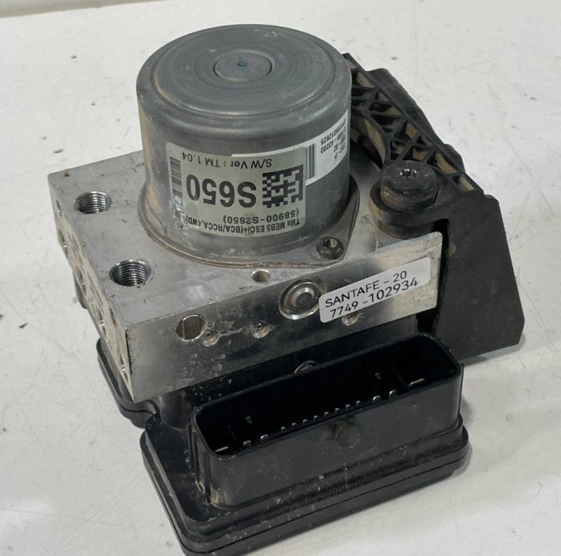 Load image into Gallery viewer, 19-20 HYUNDAI SANTA FE AWD ANTI LOCK ABS BRAKE PUMP CONTROL MODULE UNIT # 102934
