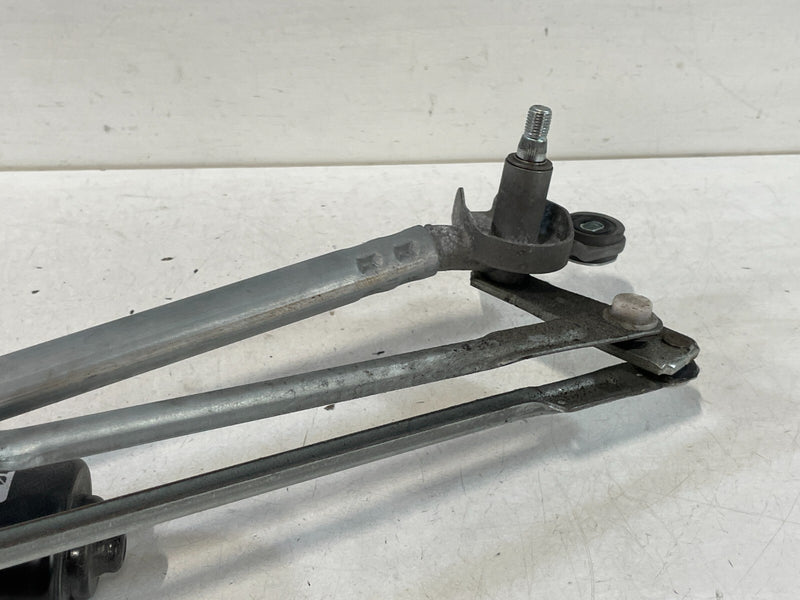 Load image into Gallery viewer, 19-24 GENESIS G70 FRONT WINDSHIELD WIPER TRANSMISSION LINKAGE W/ MOTOR # 96826
