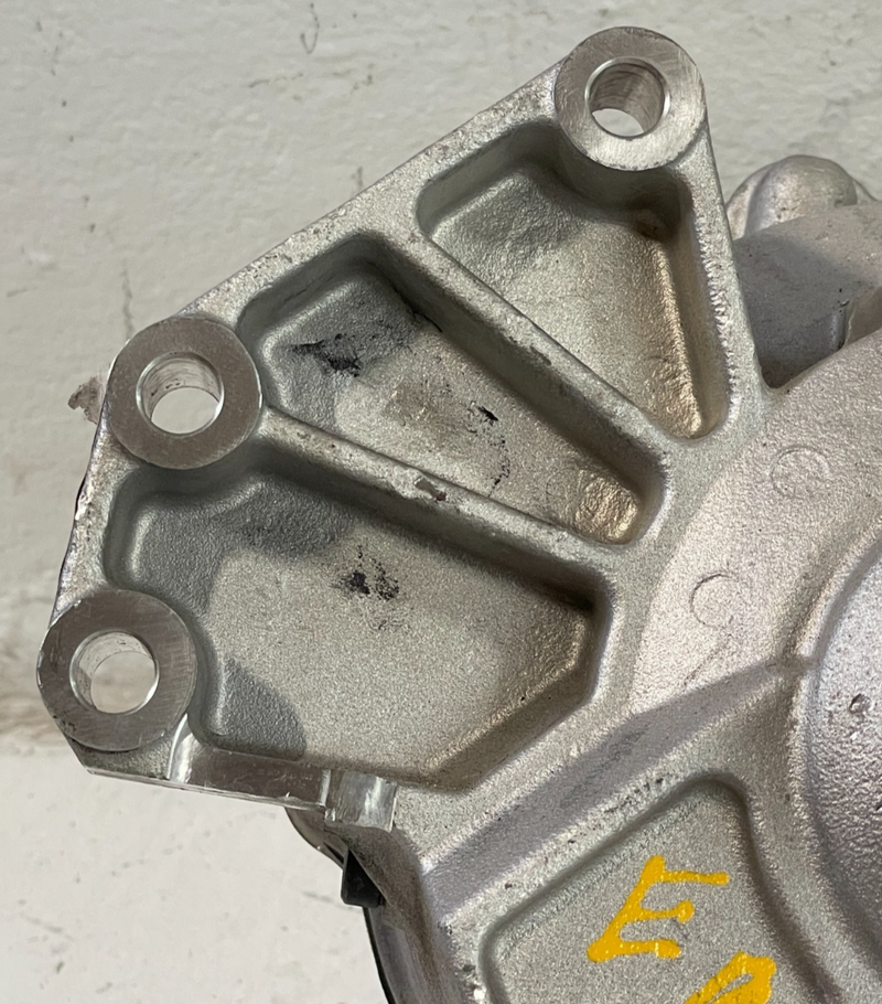 Load image into Gallery viewer, 2019-2023 GENESIS G70 RWD FRONT AXLE DIFFERENTIAL CARRIER 3K MILES 2.0L # 104347
