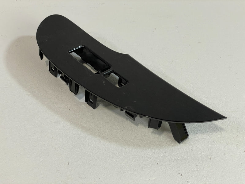 Load image into Gallery viewer, 13-17 INFINITI EX37 QX50 FRONT RIGHT PASSENGER DOOR WINDOW SWITCH BEZEL # 86303
