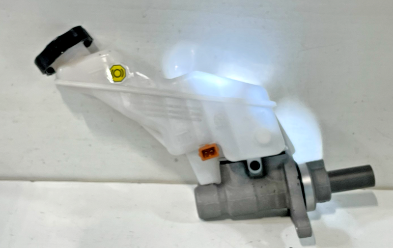 Load image into Gallery viewer, 2020 - 2025 HYUNDAI PALISADE BRAKE BOOSTER MASTER CYLINDER W/ RESERVOIR # 103592
