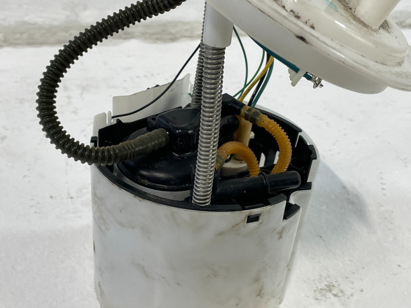 Load image into Gallery viewer, 2022- 2023 KIA STINGER GT-LINE FUEL GAS PUMP ASSEMBLY 31110-J5050 2.5L # 99729
