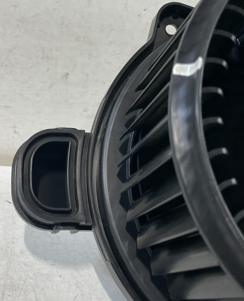 Load image into Gallery viewer, 2020-2022 HYUNDAI PALISADE FRONT DASH AC A/C HEATER BLOWER W/ FAN MOTOR # 102199
