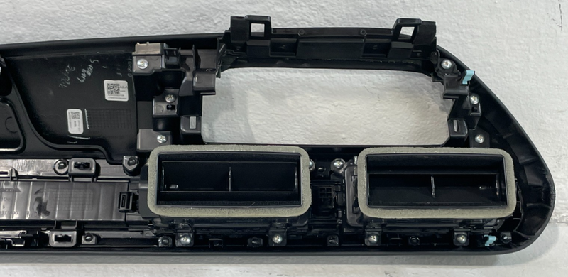 Load image into Gallery viewer, 2023-2025 HONDA HR-V LX DASH RIGHT TRIM MOLDING PANEL 77252-3W0-A01ZA # 100759
