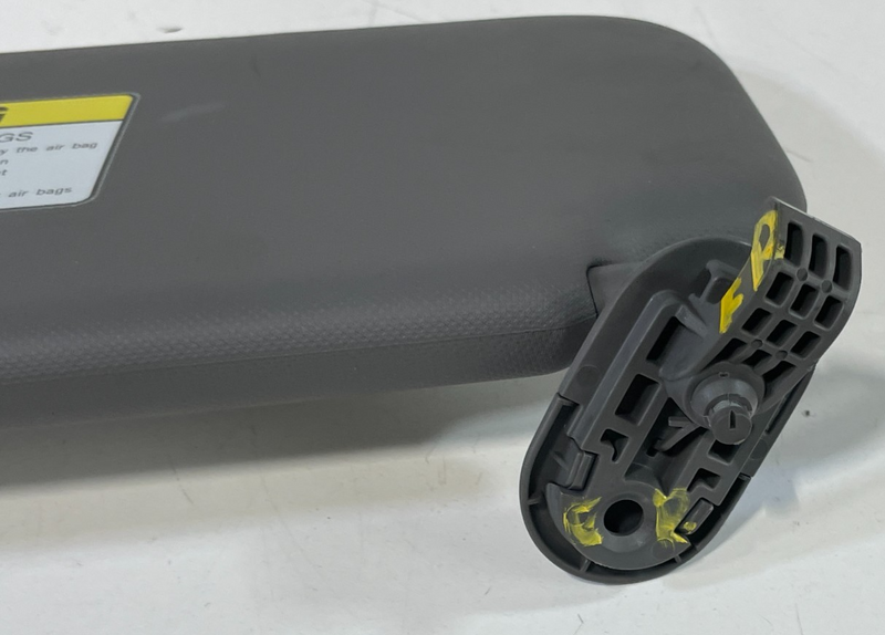 Load image into Gallery viewer, 21-25 HYUNDAI ELANTRA ELANTRA N FRONT RIGHT SIDE SUN VISOR SUNVISOR GRAY #101784

