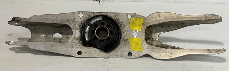 Load image into Gallery viewer, 2017-2019 INFINITI QX30 AWD REAR LEFT OR RIGHT LOWER SPRING CONTROL ARM # 88139
