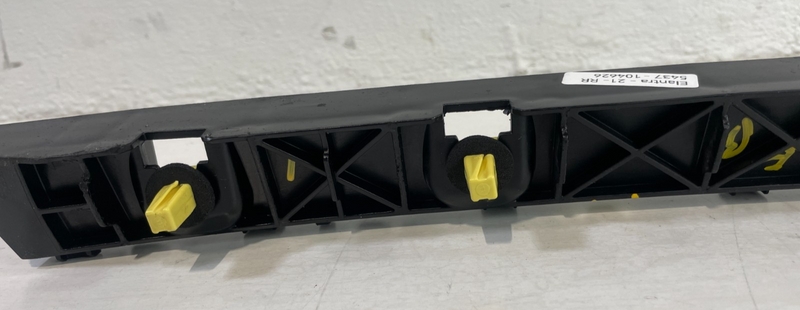 Load image into Gallery viewer, 2021-2023 HYUNDAI ELANTRA REAR RIGHT PASSENGER SIDE BUMPER COVER BRACKET #104626
