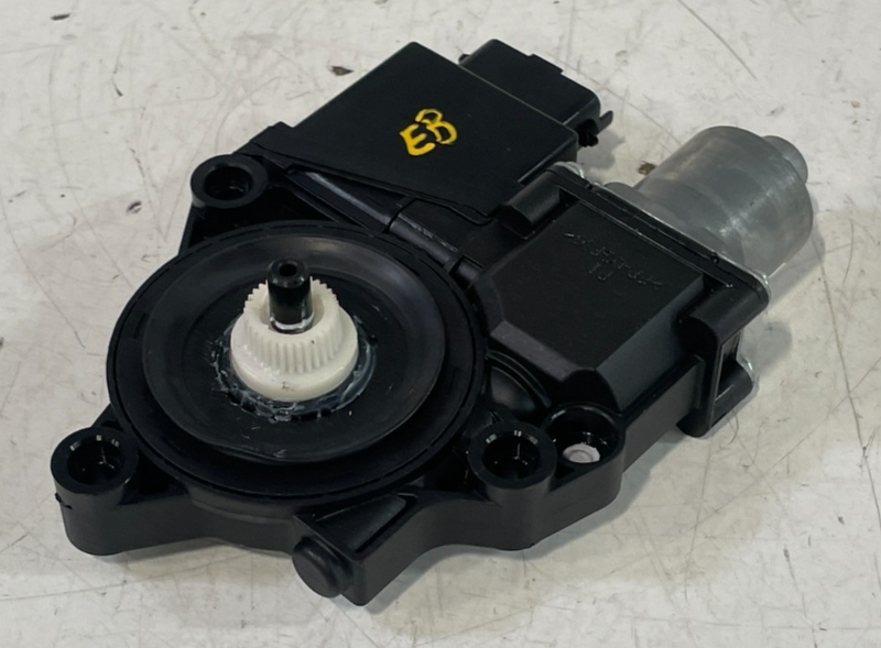 Load image into Gallery viewer, 23 - 25 HYUNDAI PALISADE FRONT LEFT DRIVER SIDE POWER DOOR WINDOW MOTOR # 104073

