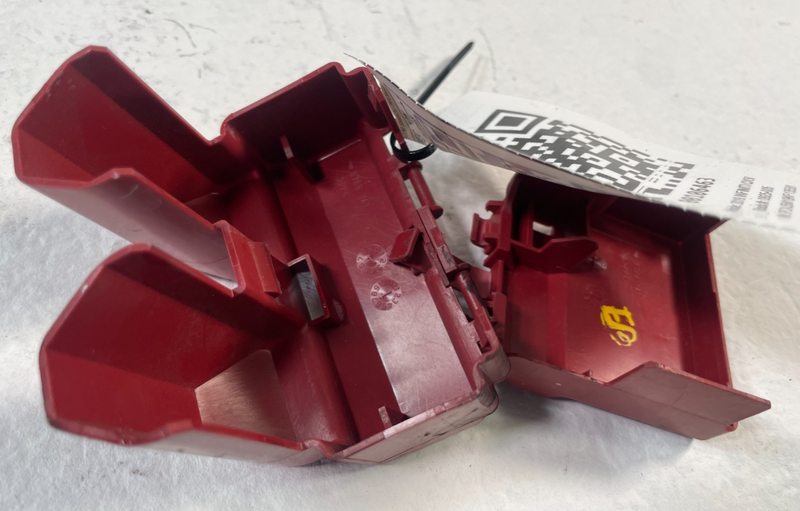 Load image into Gallery viewer, 2019-2025 INFINITI QX50 POSITIVE BATTERY TERMINAL COVER 2.0L 24345-5NA0A #106463
