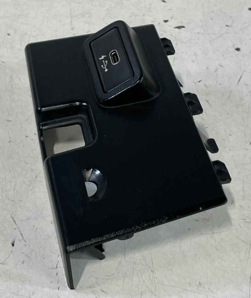 Load image into Gallery viewer, 19-24 BMW 330i 330e FRONT CENTER CONSOLE INSERT TRIM COVER PANEL C PORT # 98411
