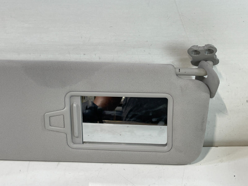 Load image into Gallery viewer, 2020-2023 HYUNDAI PALISADE FRONT RIGHT PASSENGER SIDE SUNVISOR SUN VISOR #102216
