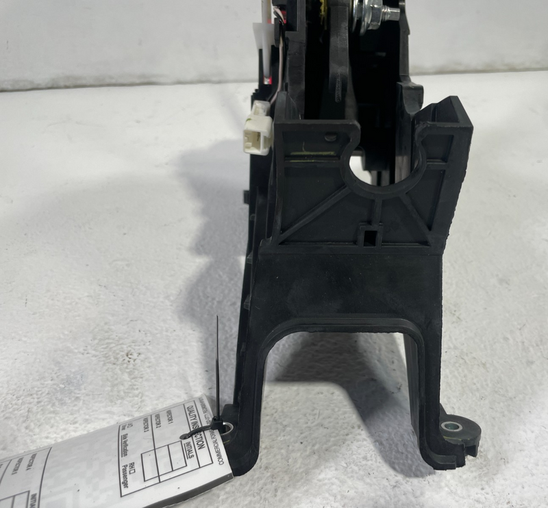 Load image into Gallery viewer, 23-25 HONDA HR-V AUTO TRANSMISSION SHIFT SHIFTER GEAR SELECTOR LEVER # 105494
