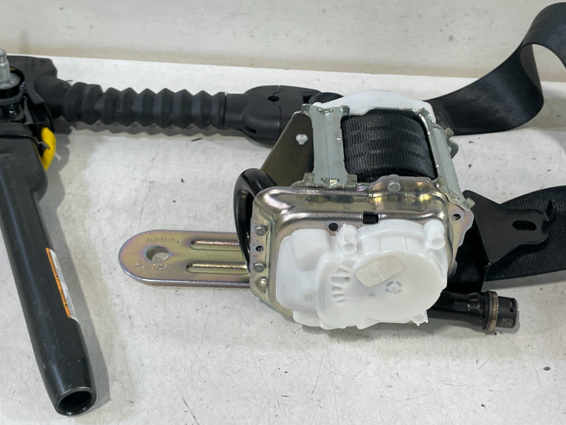 Load image into Gallery viewer, 2022-2025 HONDA CIVIC FRONT RIGHT SIDE SEAT BELT RETRACTOR W/ TENSIONER # 99972
